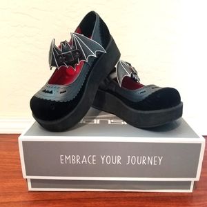 Demonia Creeper Bat Maryjanes Size 9